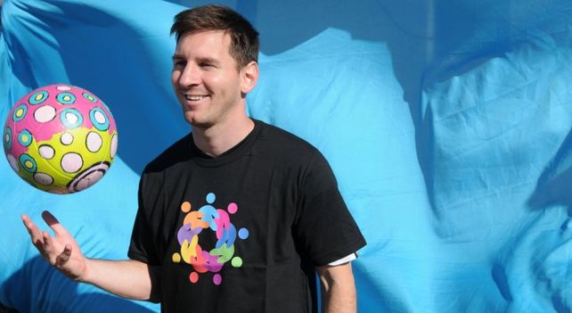 Messi y Di María se suman al himno solidario del Mundial