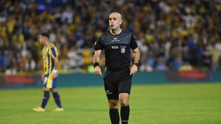 Baliño lo arbitró a Newells, en 35 partidos. Dentro de esa serie hubo 16 victorias rojinegras, 10 empates y 9 derrotas.