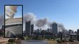 Columna de humo cruzando el cielo de la ciudad por la quema de pastizales en Circunvalación Oeste.