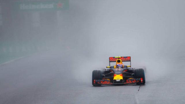 Increíble maniobra de un piloto de 19 años de la F1