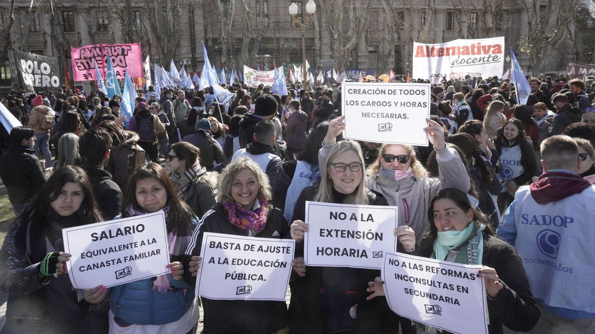 La provincia reanuda hoy la reunión paritaria con los docentes