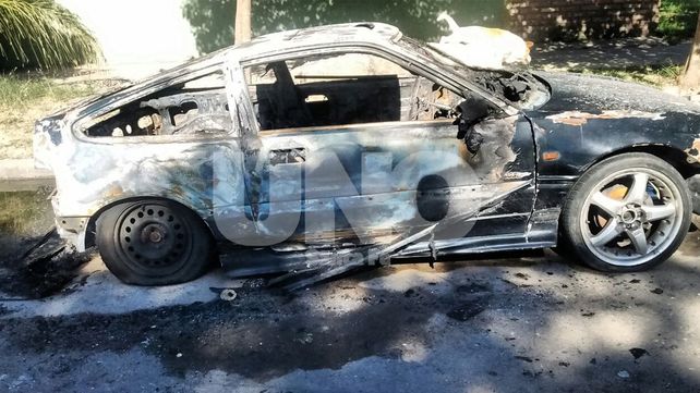 Reaparecieron los QuemaCoches: esta vez actuaron en barrio El Pozo