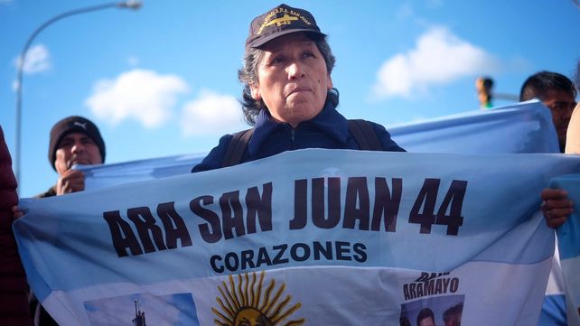 Una imagen. El dolor y la angustia por la pérdida de un ser querido. La batalla de los familiares hasta ahora tuvo vacíos resultados.