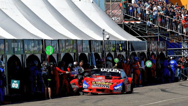 Los equipos deberán reponer dos neumáticos durante la carrera final del TC.