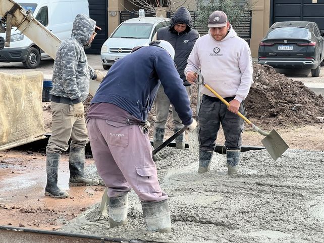 Roldán: Continúa la pavimentación en dos frentes de obra