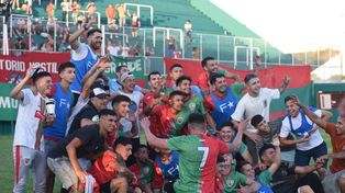 Todo Coronel Aguirre festeja la clasificación a la siguiente fase del Regional Amateur.