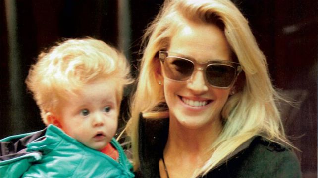 Luisana Lopilato junto a Noah.