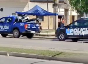B° Villa Hipódromo: motociclistas escaparon de un control, hirieron a policías tras una persecución y secuestraron estupefacientes