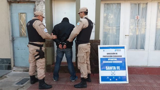 Bº Candioti Norte: detuvieron  a un hombre con 156 dosis de cocaína