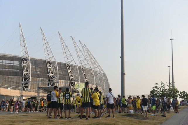 Los hinchas de Central llegaron con mucha ilusión al estadio Castelao. Quieren la clasificación a cuartos.
