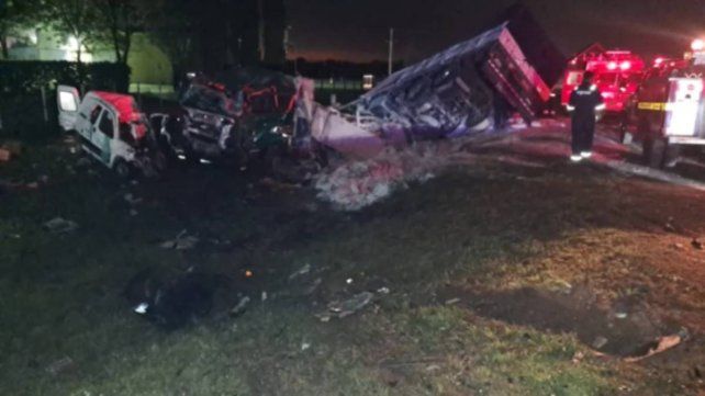 Tragedia en la Ruta 39: tres personas murieron en un choque frontal entre un camión y un utilitario