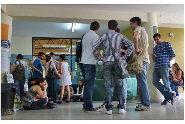 Estudiar en la universidad: engorda y expone a graves enfermedades