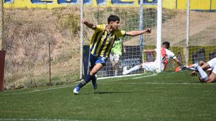 Ramiro Barrientos (9ª) hizo el único gol de una jornada negra para las inferiores de Central