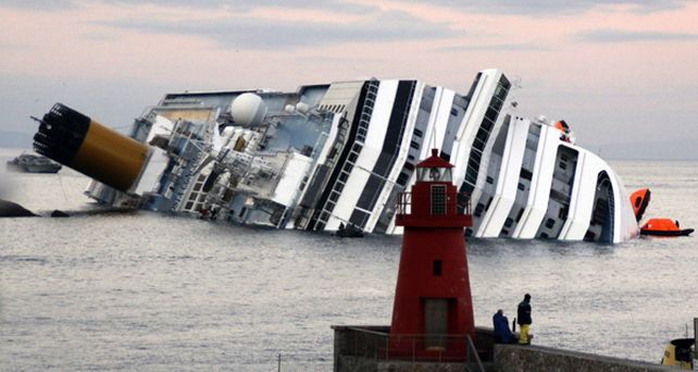 Detectan coca&iacute;na en el pelo del capit&aacute;n del crucero encallado en Italia