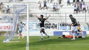Gimnasia (J) venció a a Arsenal con un gol del Pulga Rodríguez
