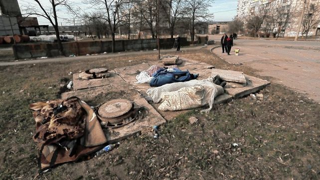 Los cadáveres se amontonan en las calles de Mariupol
