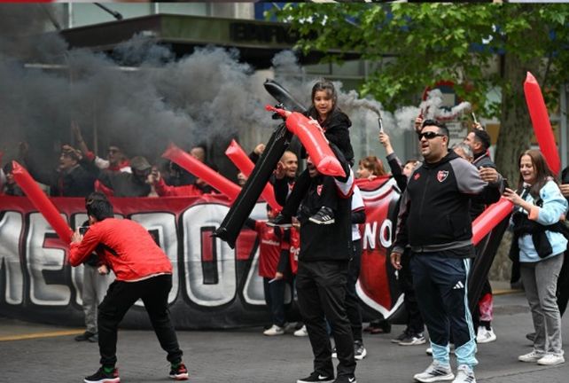 El colorido de los hinchas de Newells.