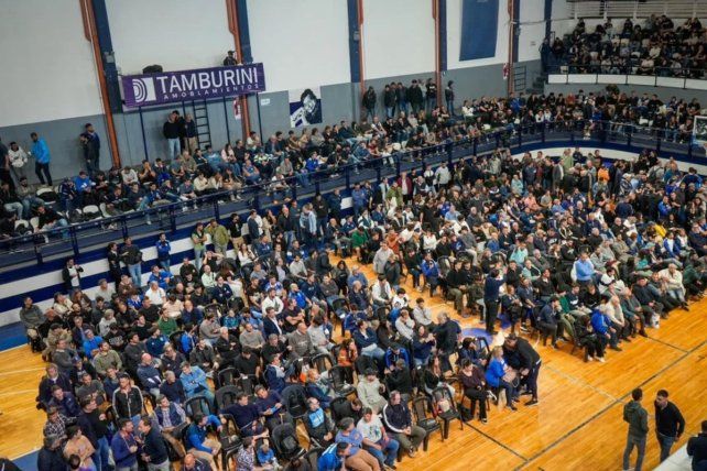 Escándalo: fuertes incidentes en la Asamblea en Gimnasia de La Plata