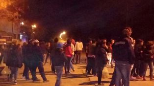 Movilizados. Los autoconvocados piden que se vayan los vecinos que llegaron de la Villa 351.