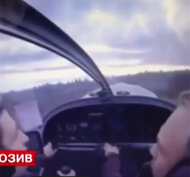 Dos pilotos filman el momento exacto en el que la avioneta en que viajaban se estrella contra la tierra