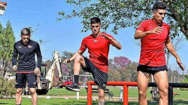 Estudiantes le agradeció a Colón poder entrenar en su predio estos días de permanencia en la ciudad.&nbsp;