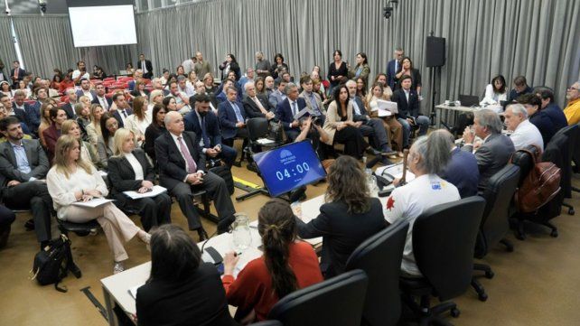Este jueves se escucha a más expositores. En la primera hubo una abrumadora mayoría que se manifestó en contra del proyecto.