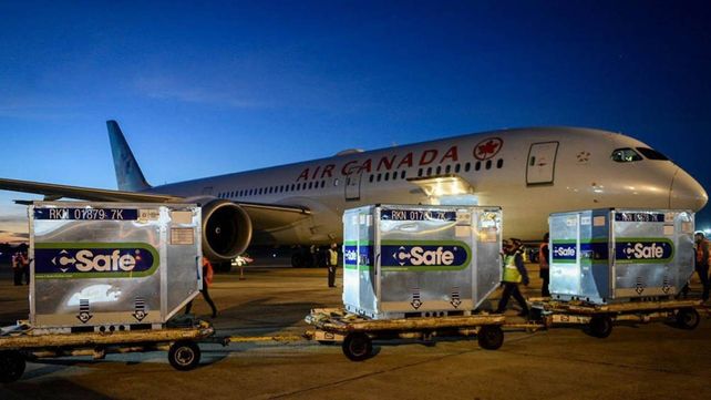 El avión de Air Canadá que trajo las dosis desde Toronto.