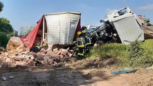 Tres muertos en un choque frontal entre camiones en la ruta 205