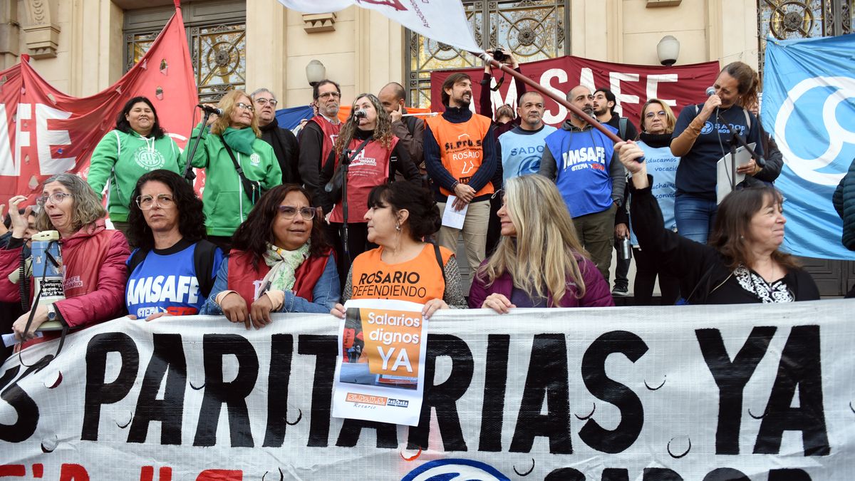 Paritaria docente: la provincia convocó a los gremios en medio de la ...