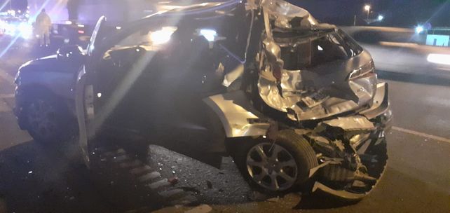 El Audi embestido por el camión terminó con toda su parte trasera destruida.