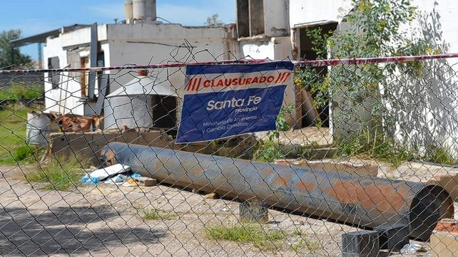 Se intimó a la firma a que adopte medidas en el inmueble a fin de prohibir el ingreso de la población al mismo Se intimó a la firma a que adopte medidas en el inmueble a fin de prohibir el ingreso de la población al mismo