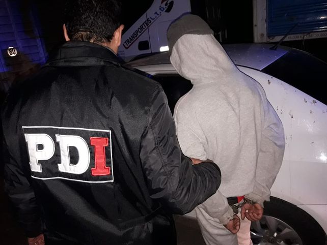 El joven sospechado de asesinar a Juan Cruz Ibáñez fue detenido esta noche en la autopista a Santa Fe mientras trataba de escapar en un micro rumbo a Chaco.&nbsp;