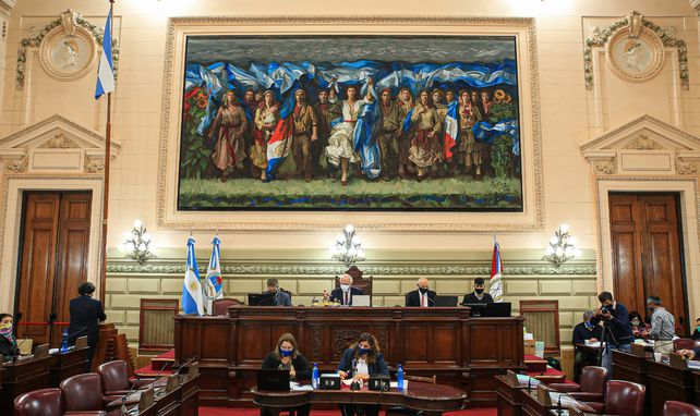 El avance del coronavirus en Santa Fe puso en alerta a las autoridades de ambas C&aacute;maras legislativas.