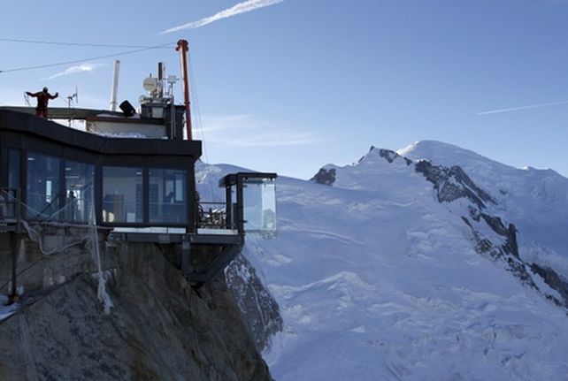 Inauguraron Chamonix Skywalk: mirá cómo es flotar seguro en los Alpes a 3.800 metros