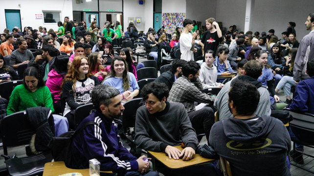 Una de las asambleas de la UNR. Facultad de Psicología