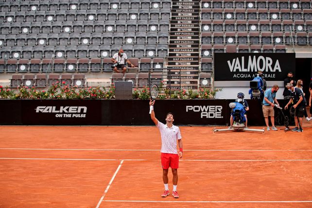 Novak Djokovic se metió en la final del Masters de tenis de Roma. 
