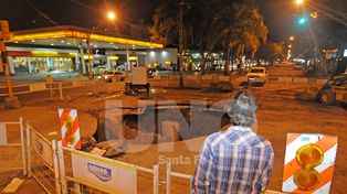 Desde Assa estiman que reparar el socavón de Bulevar y Rivadavia demandará 10 días