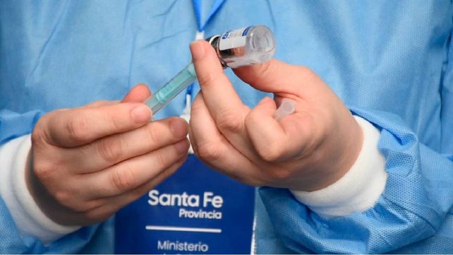 La vacunación en Santa Fe está por encima del promedio nacional.