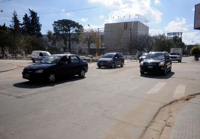 Habilitaron la circulación completa en Bulevar Pellegrini y Urquiza tras el arreglo del socavón