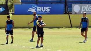 El DT de Central aguarda con expectativas que llegue otro defensor para completar la última línea.