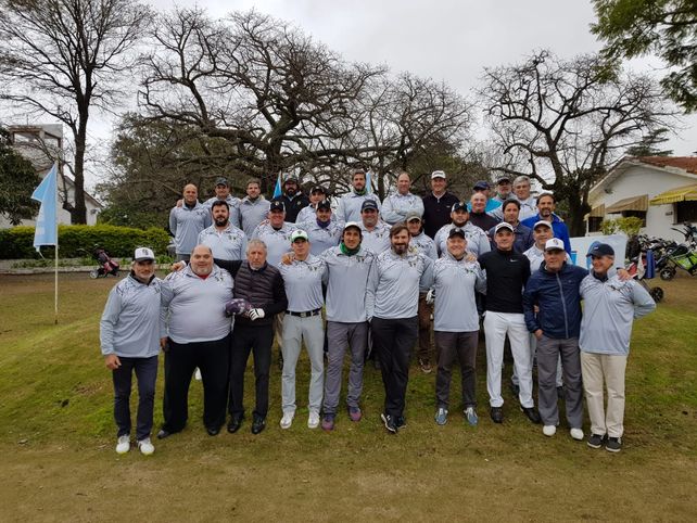 El clásico más picante del rugby en Paraná comenzó a jugarse pero en el golf