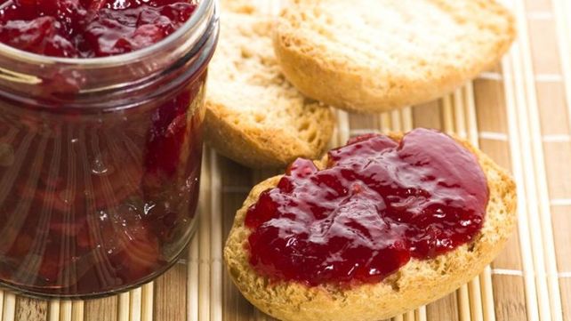 Prohibieron la venta de dos marcas de mermeladas en todo el país