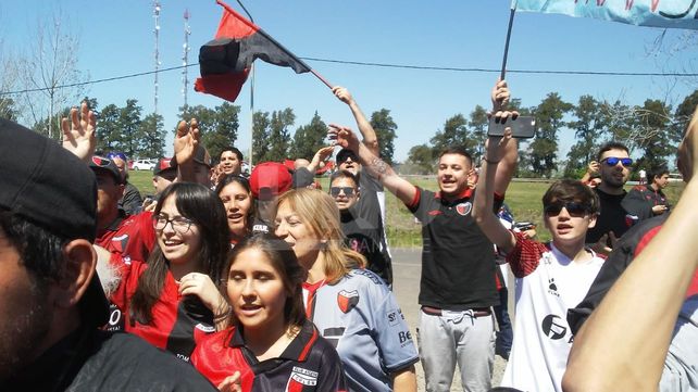 La imperdible compra de los hinchas de Colón que se hizo viral