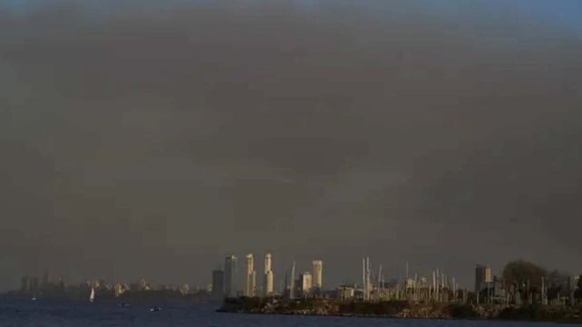 Rosario cubierta de cenizas por incendios en las islas