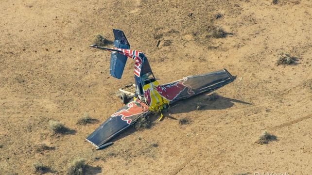 Fracasó el intento de dos pilotos de cambiarse de avión en pleno vuelo