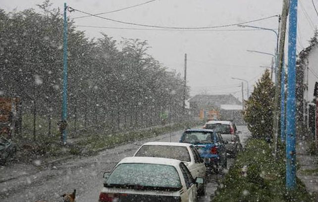 La ciudad más austral del mundo fue sorprendida por la nevada en una época poco habitual.(Diario del fin del mundo)