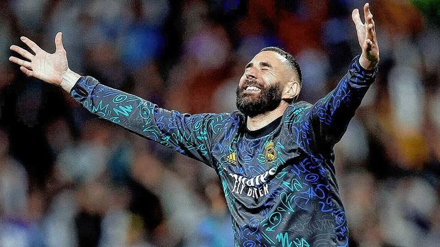 Karim Benzema se convirtió en el goleador de la Champions marcando 15 goles.