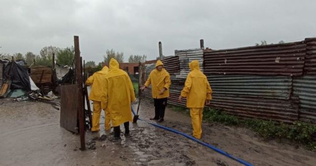 Las lluvias provocaron anegamientos considerables en barrios de la periferia de Rosario.
