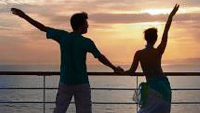 Bailando al sol en la cubierta