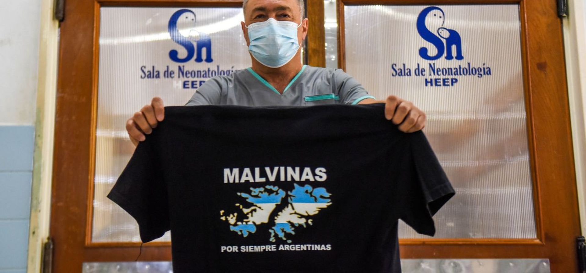 El ex combatiente que gana batallas junto a bebés prematuros